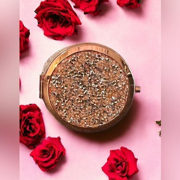 GLAMOROUS GLITTERING COMPACT - Picture 2 of 6